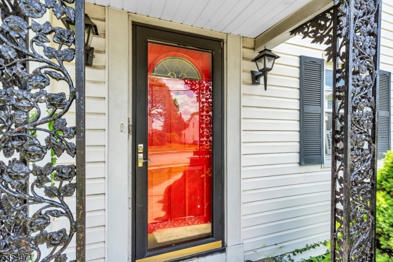 123 Robbinwood Ter