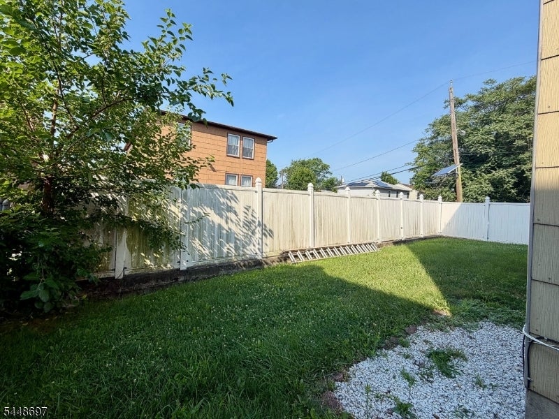 220 Astoria Pl 2