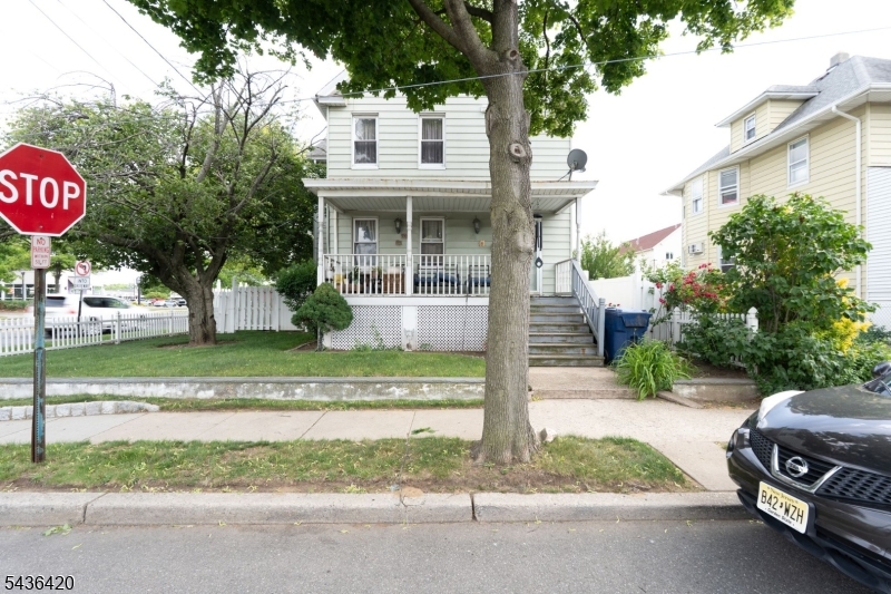 33 Pulaski Pl
