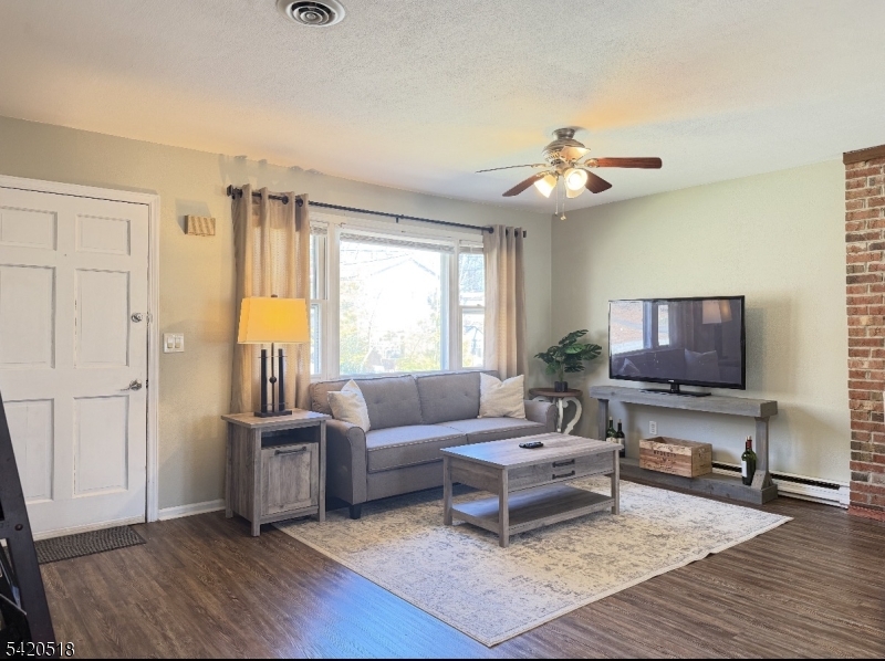 Homes for Sale in Northern NJ | ThisIsRiverEdge.com 6 Pennsylvania Way