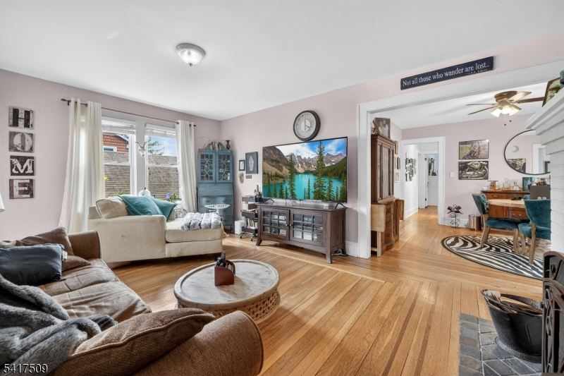 10 Brookside Ave