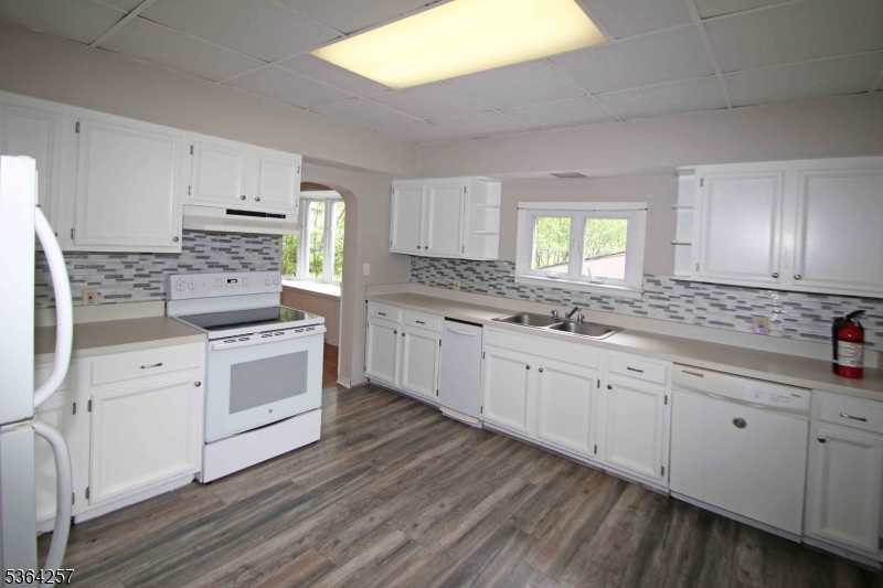 103 River Rd