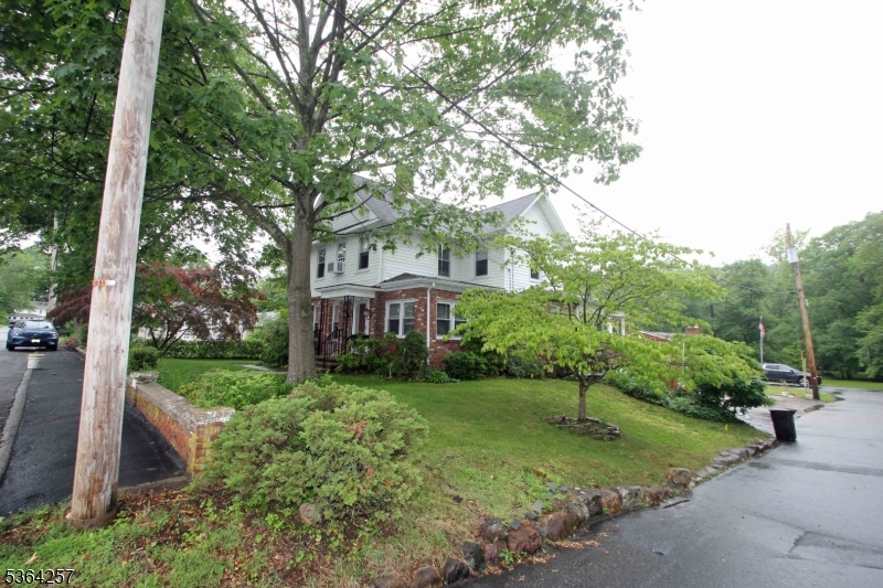 103 River Rd