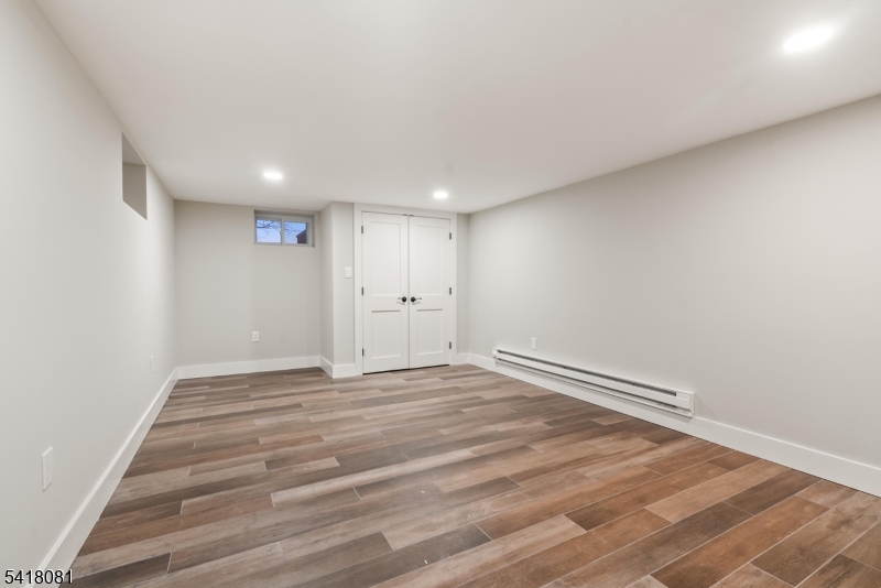 895-901 Port Reading Ave