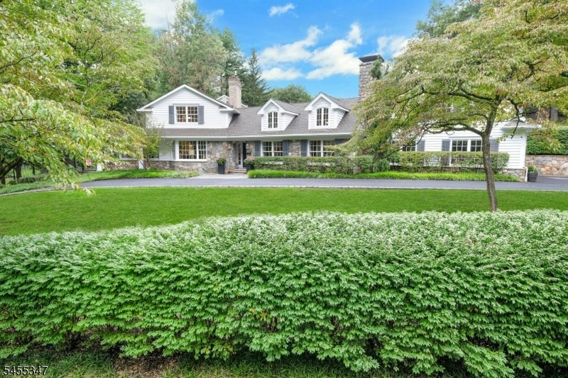 73 Treadwell Ave