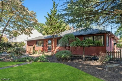 192 Valley Rd River Edge Boro NJ 07661