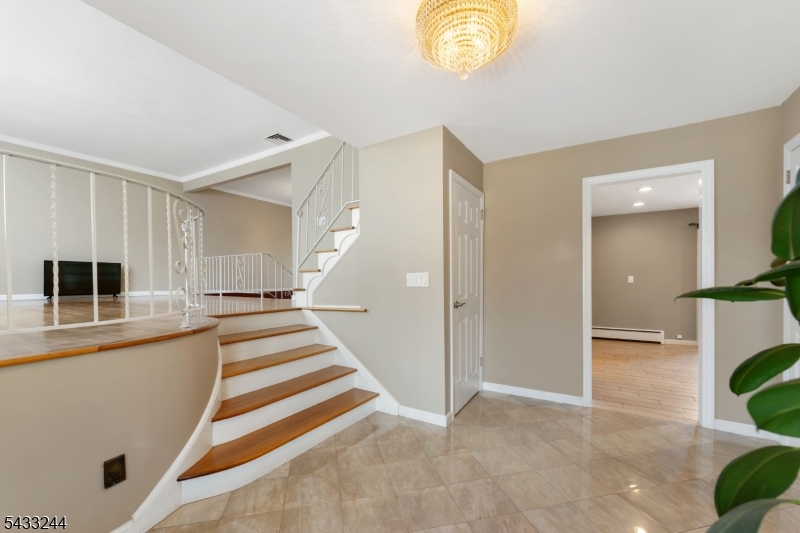 884 Peach Tree Rd