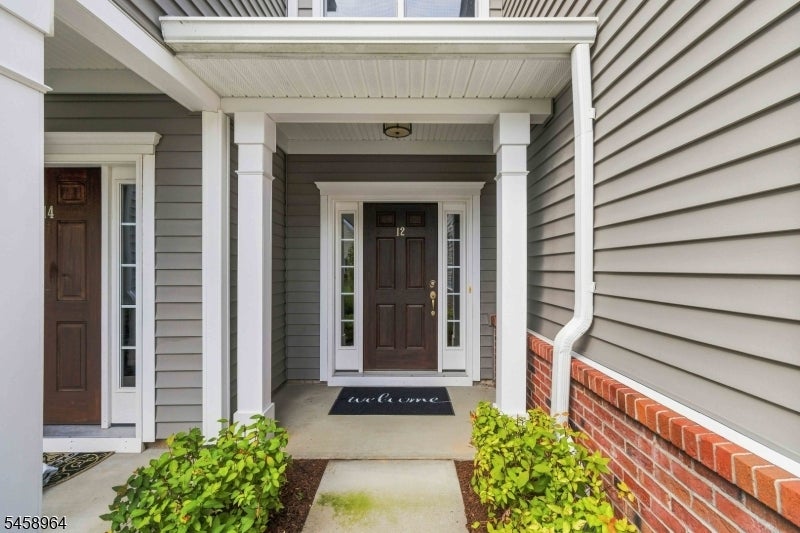 12 Whitney Farm Pl
