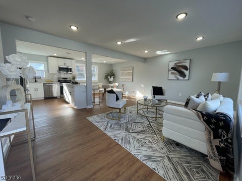 Photo for 8 E Walnut St