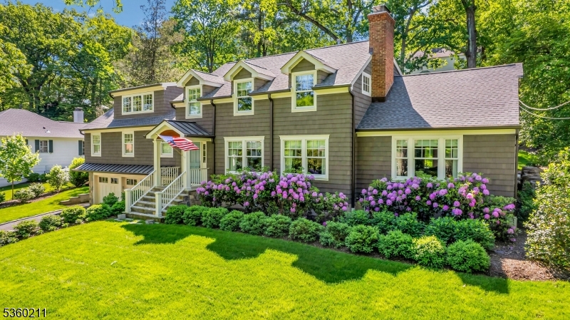16 Sweetbriar Rd