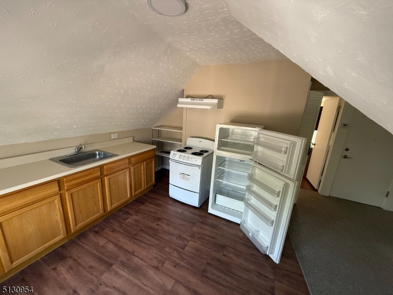 270 Belleville Ave