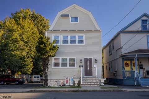 Photo of 28 Montgomery St, Bloomfield, NJ 07003 (MLS # 3995070)