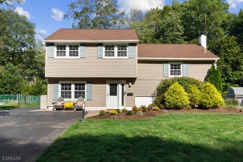 114 Knolls Rd Bloomingdale Boro NJ 07403