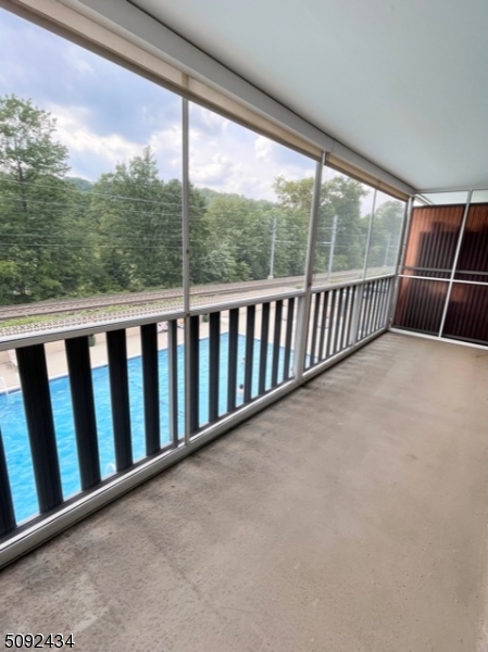 530 Valley Rd 3S