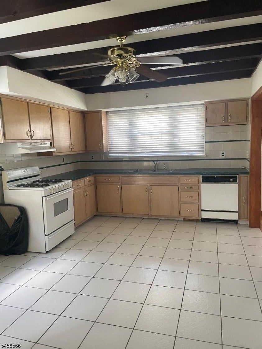 20 Annette Ave 2