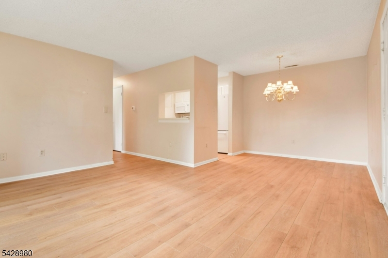 4815 Ravens Crest Dr