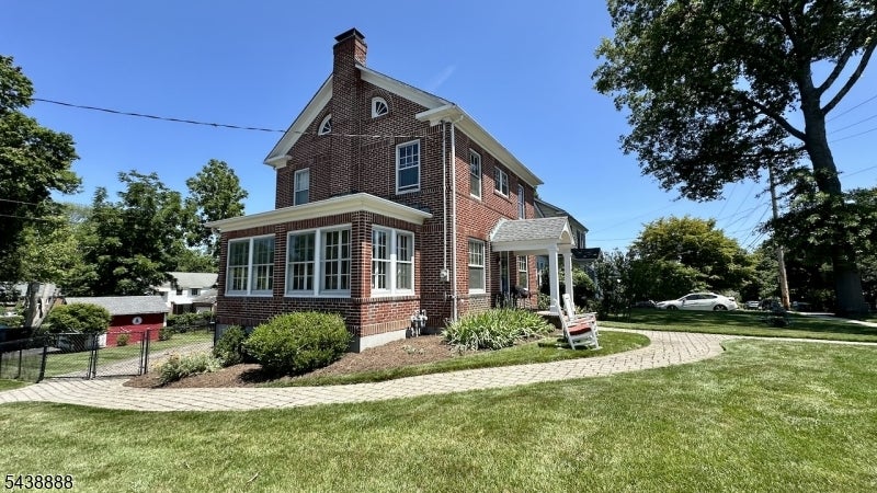 31 Frederick St