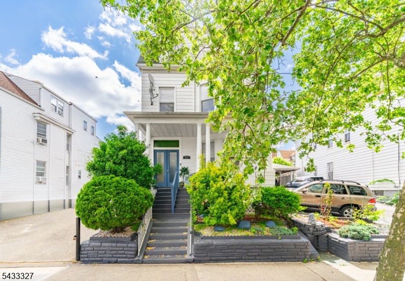 257 Parker St