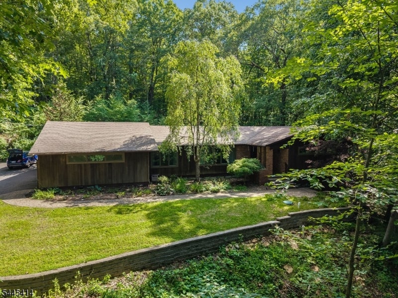 9 Delwood Rd