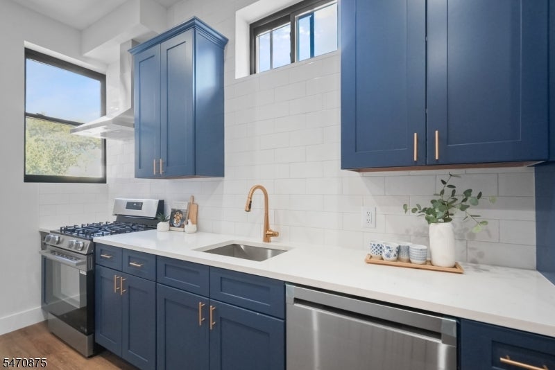 124 Lexington Ave