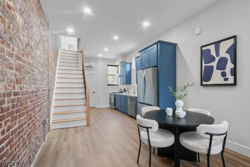 124 Lexington Ave