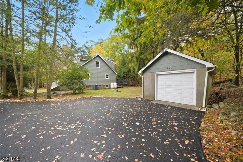 199 Snake Den Rd