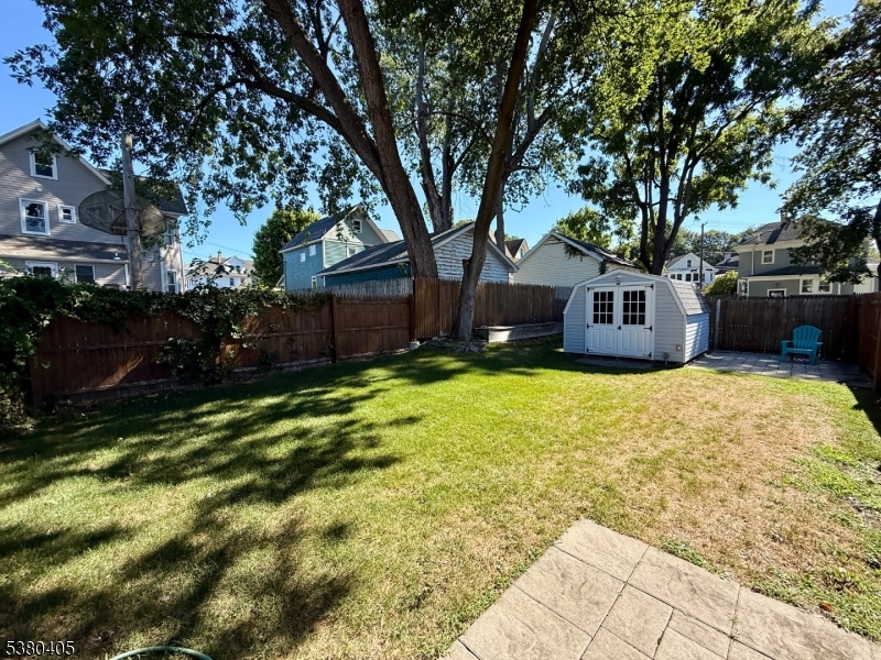 301 W BlackWell St 2