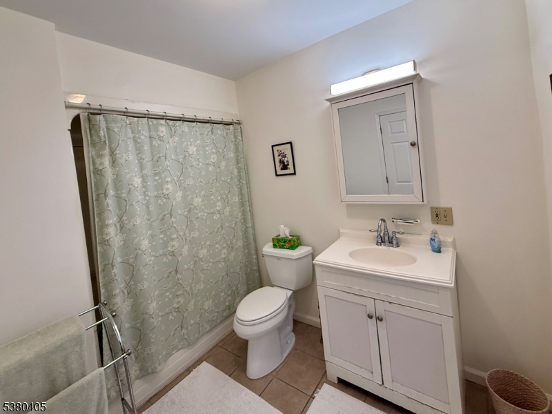 301 W BlackWell St 2