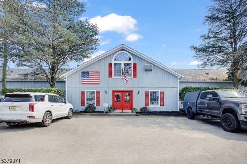 35 Salters Farm Road