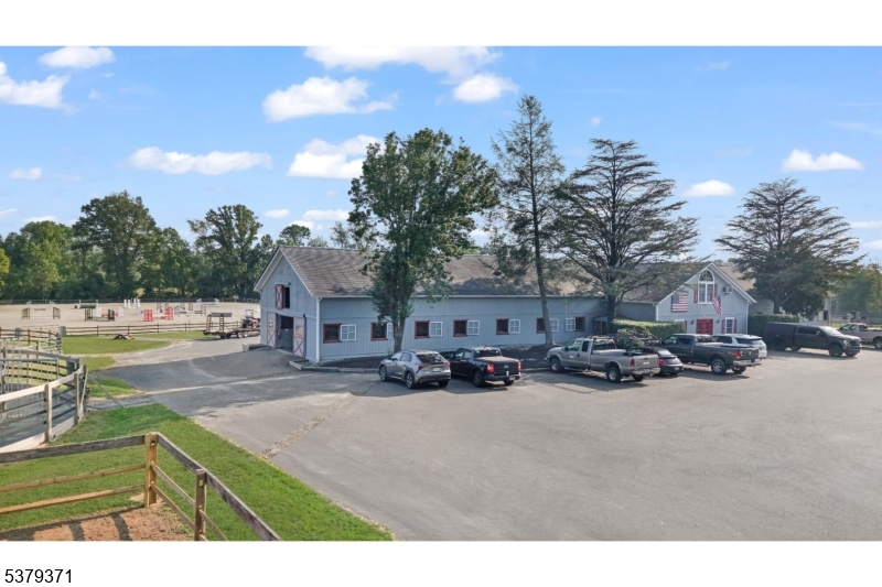 35 Salters Farm Road