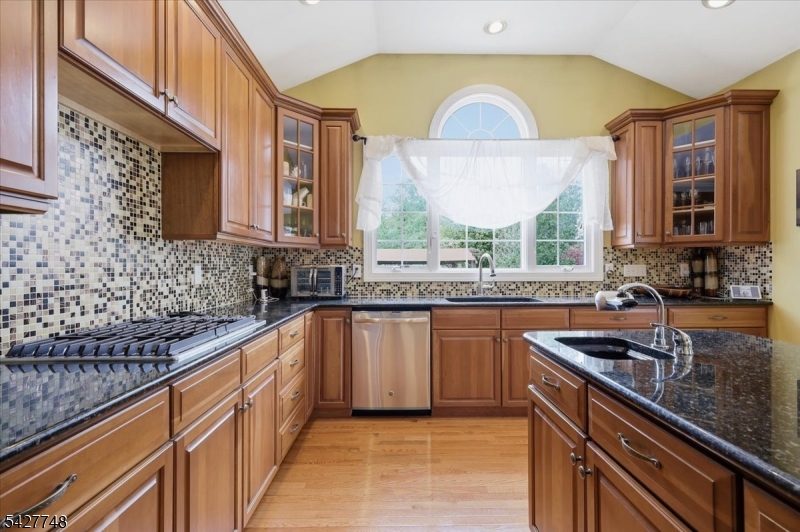 1 Beehive Ln