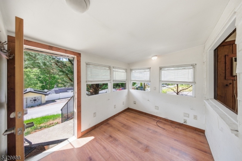 39 Fernwood Ave