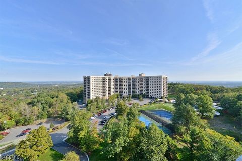 2 Claridge Dr 4MW Verona Twp. NJ 07044