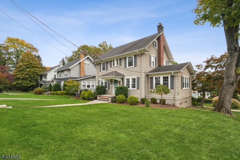 448 Ridgewood Rd