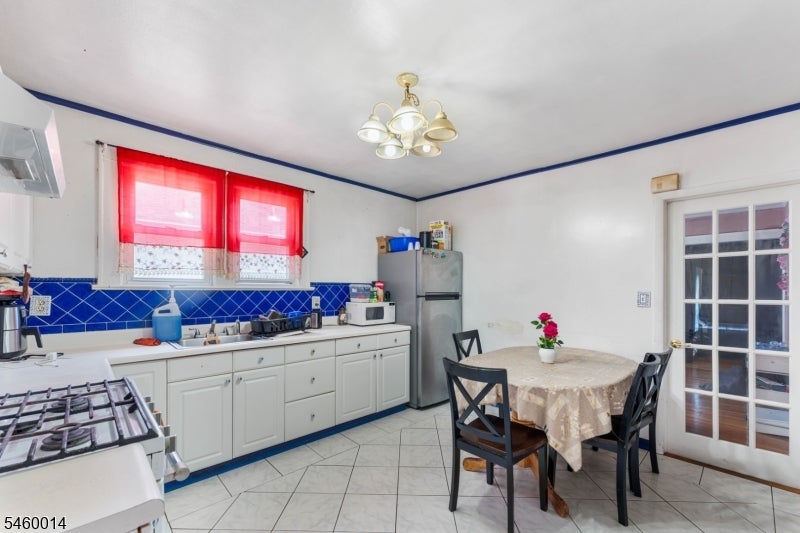 139 Coddington St