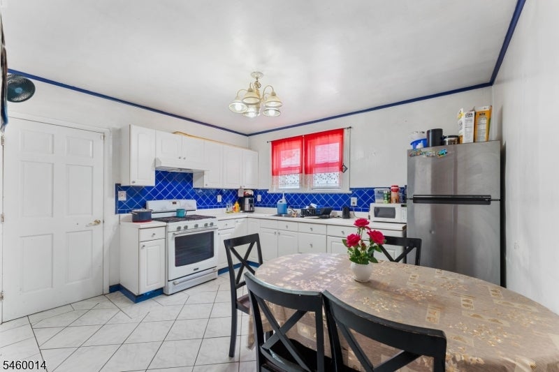 139 Coddington St