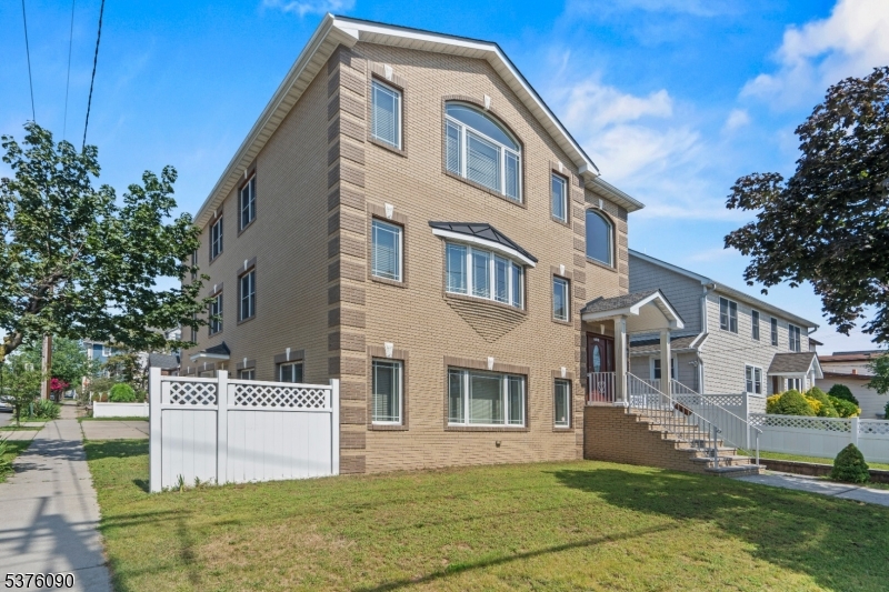 731 Stuyvesant Ave