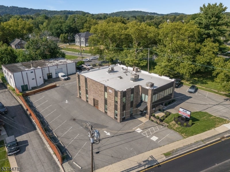 481 Memorial Pkwy