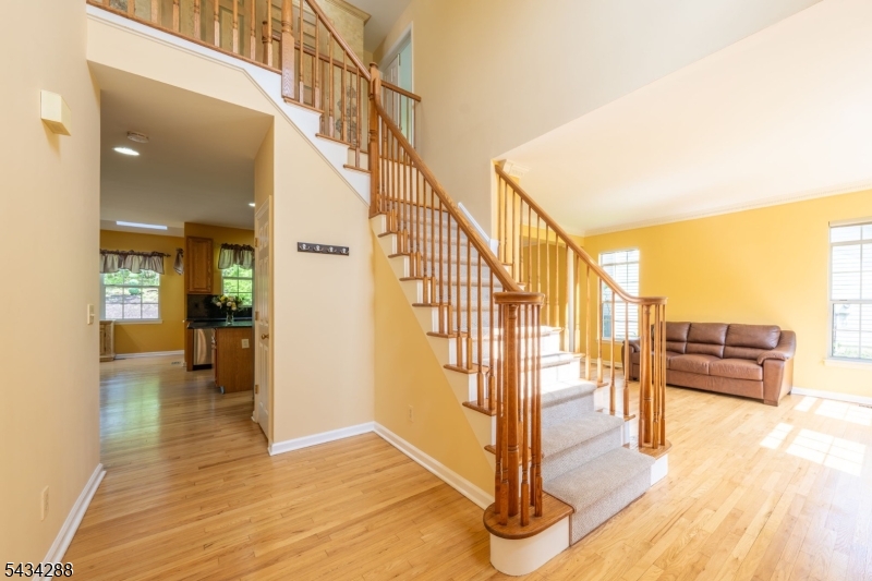 16 Landau Rd