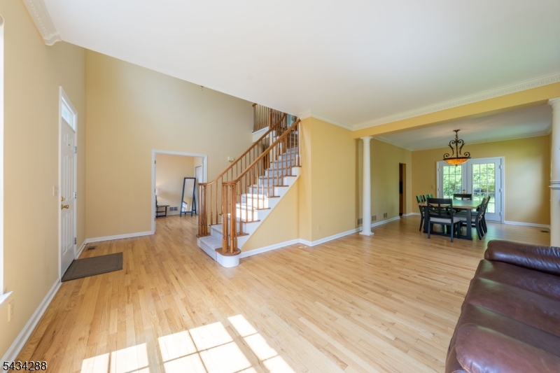 16 Landau Rd