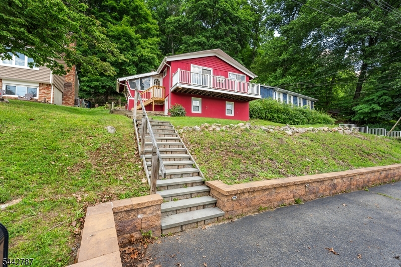 106 Seneca Lake Rd
