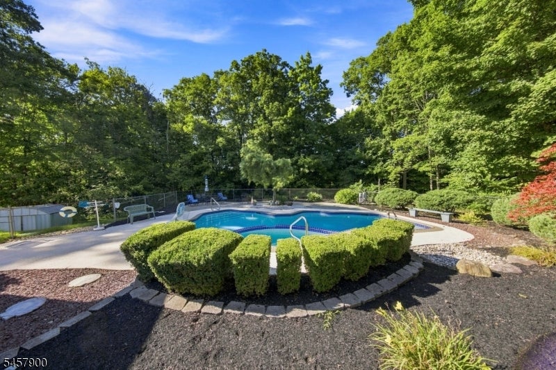 25 Sachem Rd