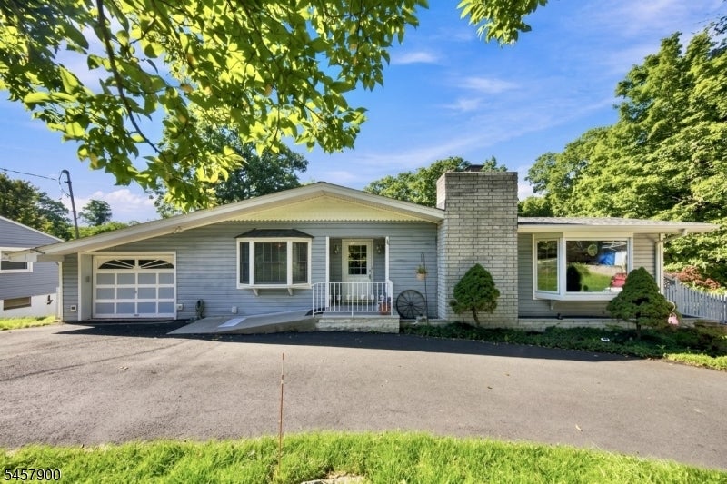25 Sachem Rd