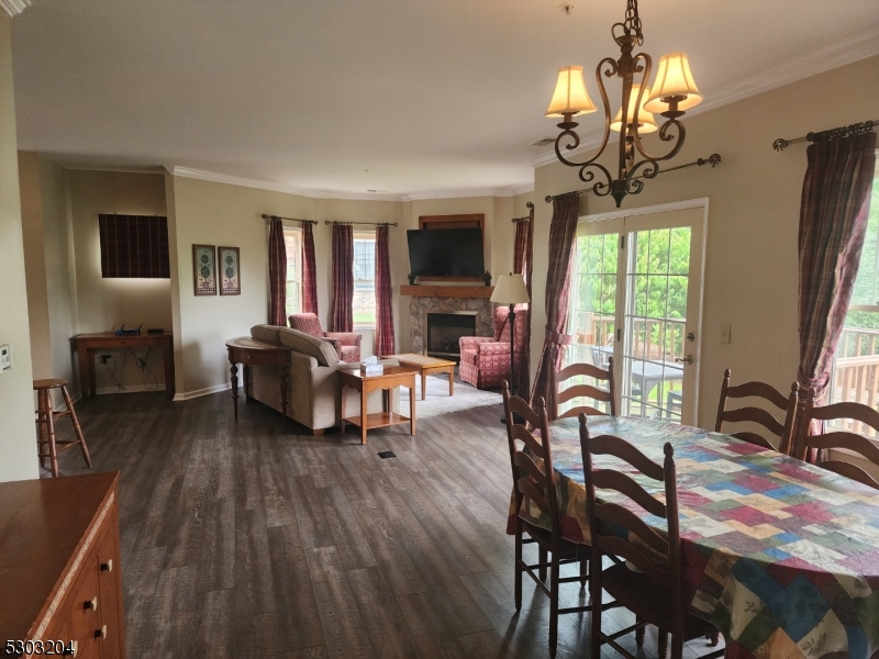 7 Maple Cres 11