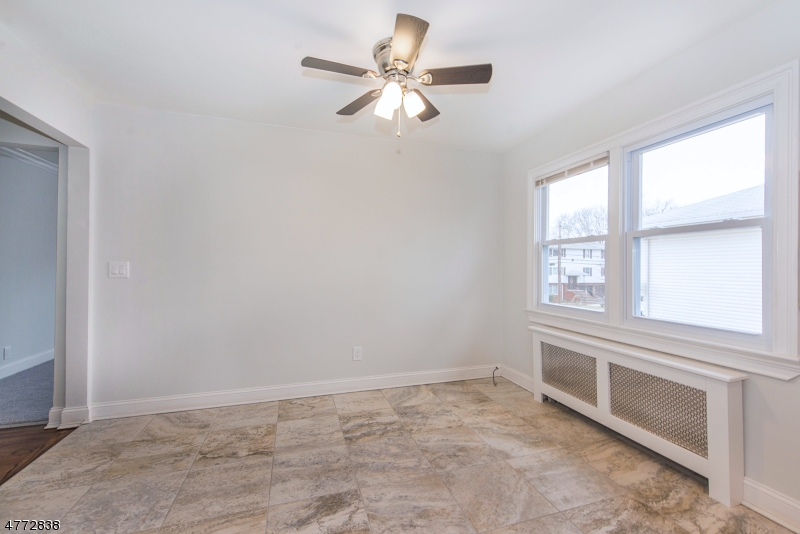 94 Scoles Ave