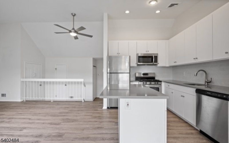 1406 Spruce Hills Dr