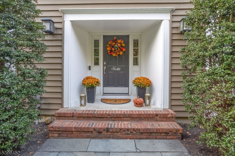 100 Hickory Tavern Rd