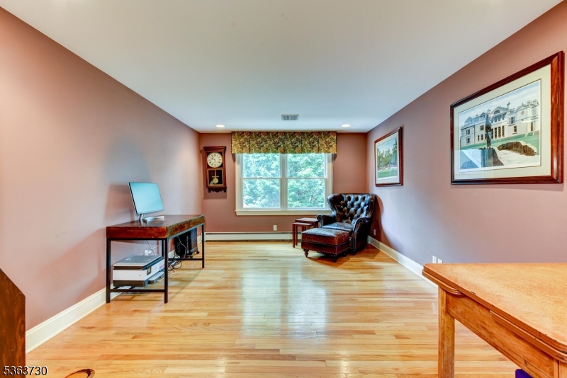 99 Cedar Lake E