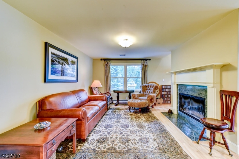 99 Cedar Lake E