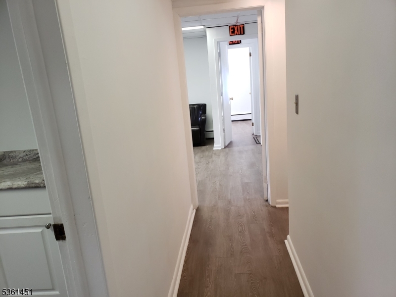 25 Valley Rd
